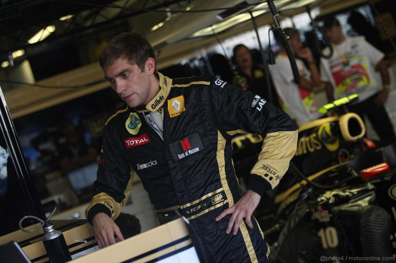 GP ABU DHABI, 11.11.2011- Prove Libere 1, Venerdi', Vitaly Petrov (RUS), Lotus Renault GP, R31 