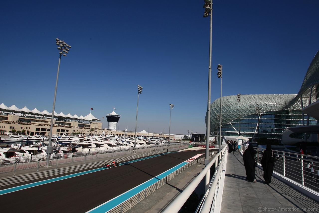 GP ABU DHABI, 11.11.2011- Prove Libere 1, Venerdi', Vitantonio Liuzzi (ITA), HRT Formula One Team