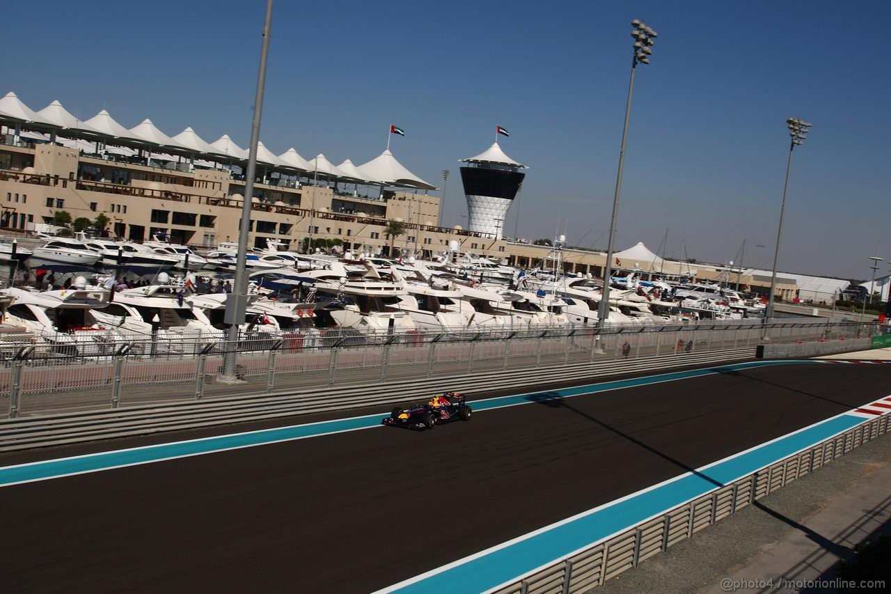 GP ABU DHABI, 11.11.2011- Prove Libere 1, Venerdi', Mark Webber (AUS), Red Bull Racing, RB7 