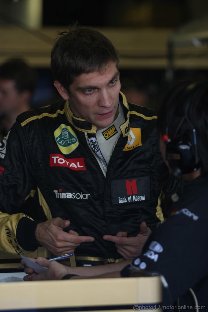 GP ABU DHABI, 11.11.2011- Prove Libere 1, Venerdi', Vitaly Petrov (RUS), Lotus Renault GP, R31