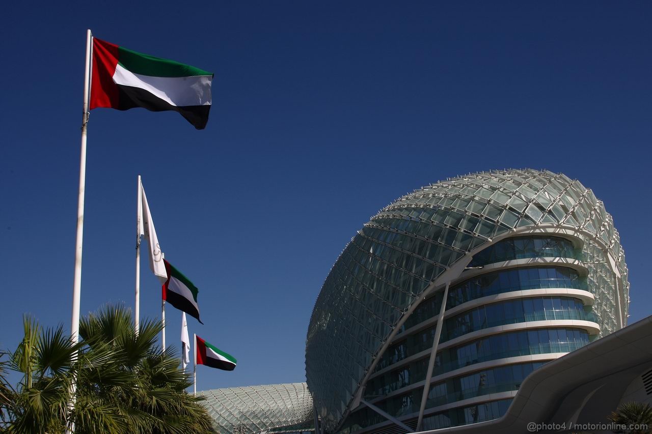 GP ABU DHABI, 11.11.2011- Prove Libere 1, Venerdi', Atmosphere