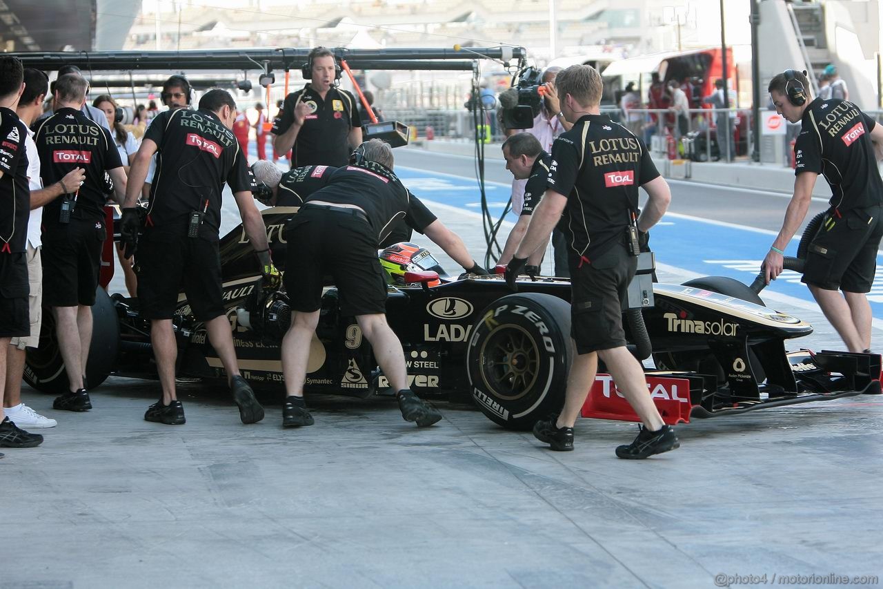 GP ABU DHABI, 11.11.2011- Prove Libere 1, Venerdi', Romain Grosjean (FRA), Test driver Lotus Renault GP, R31