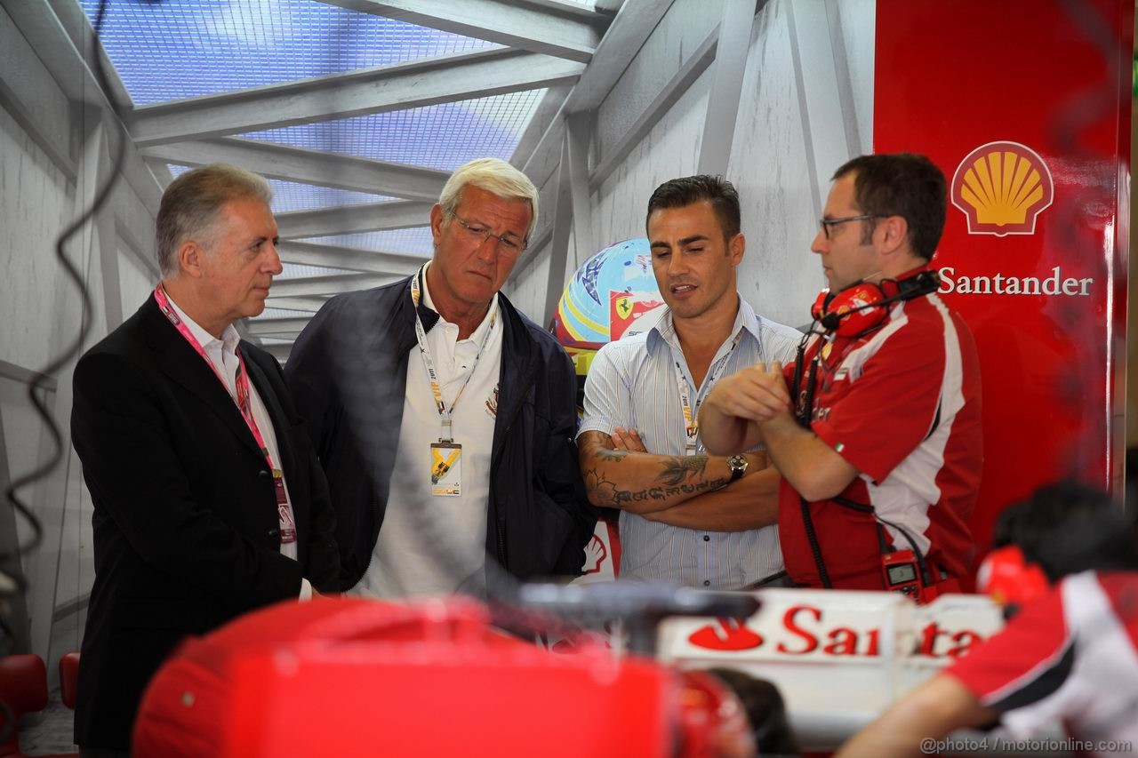 GP ABU DHABI, 11.11.2011- Prove Libere 1, Venerdi', Piero Ferrari (ITA), vice-president Ferrari, Marcello Lippi, Fabio Cannavaro (ITA) e Stefano Domenicali (ITA), Team Principal 