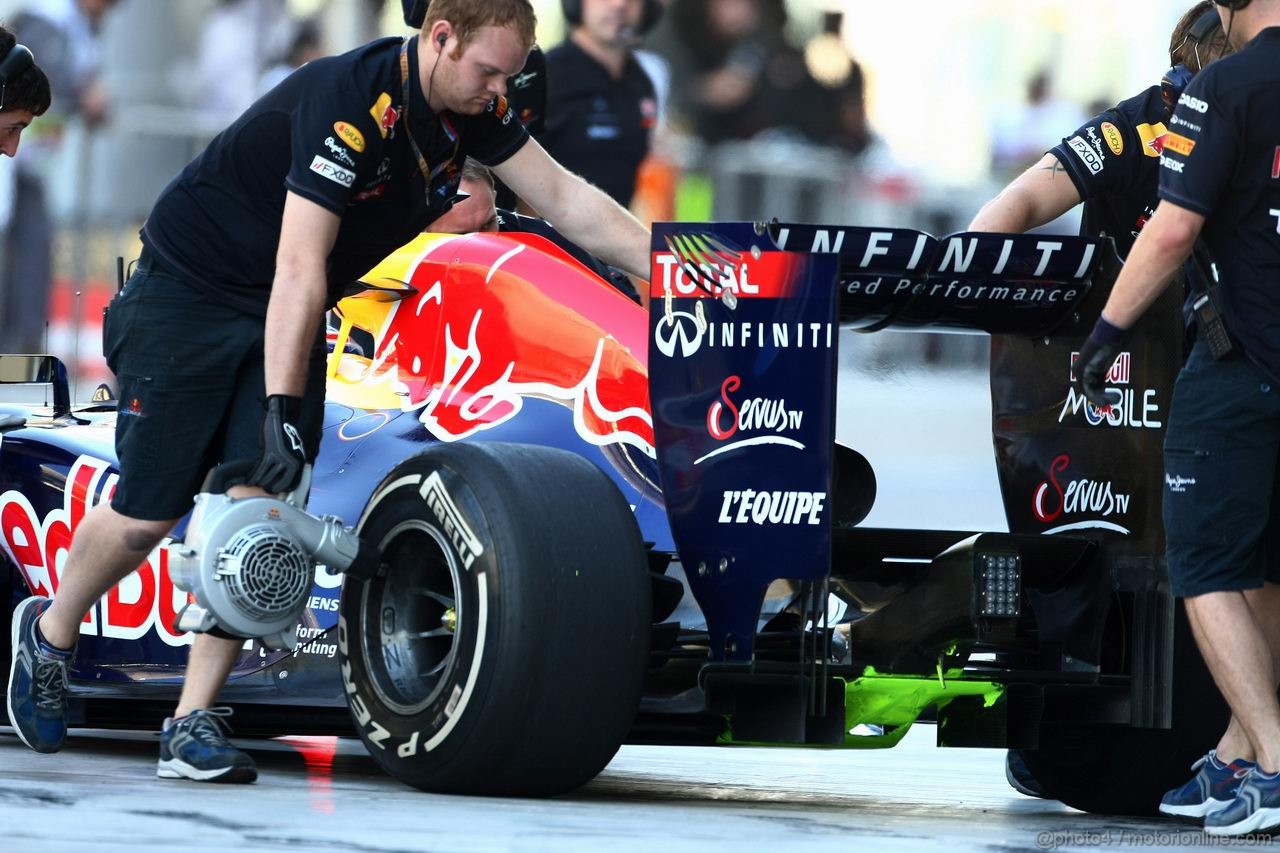 GP ABU DHABI, 11.11.2011- Prove Libere 1, Venerdi', Mark Webber (AUS), Red Bull Racing, RB7 