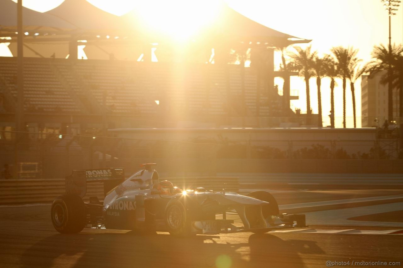 GP ABU DHABI, 11.11.2011- Prove Libere 2, Venerdi', Michael Schumacher (GER), Mercedes GP Petronas F1 Team, MGP W02 