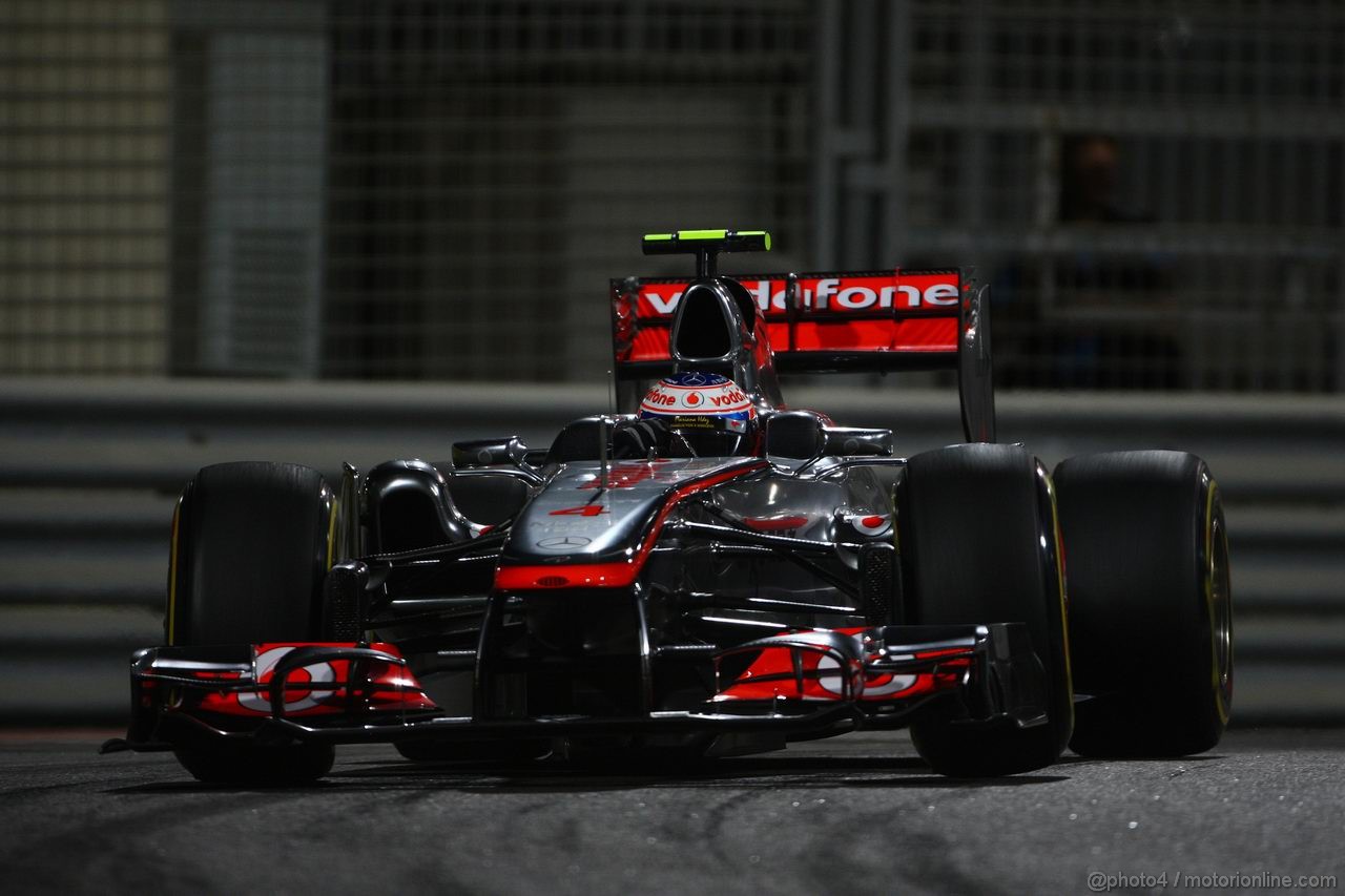 GP ABU DHABI, 11.11.2011- Prove Libere 2, Venerdi', Jenson Button (GBR), McLaren  Mercedes, MP4-26 