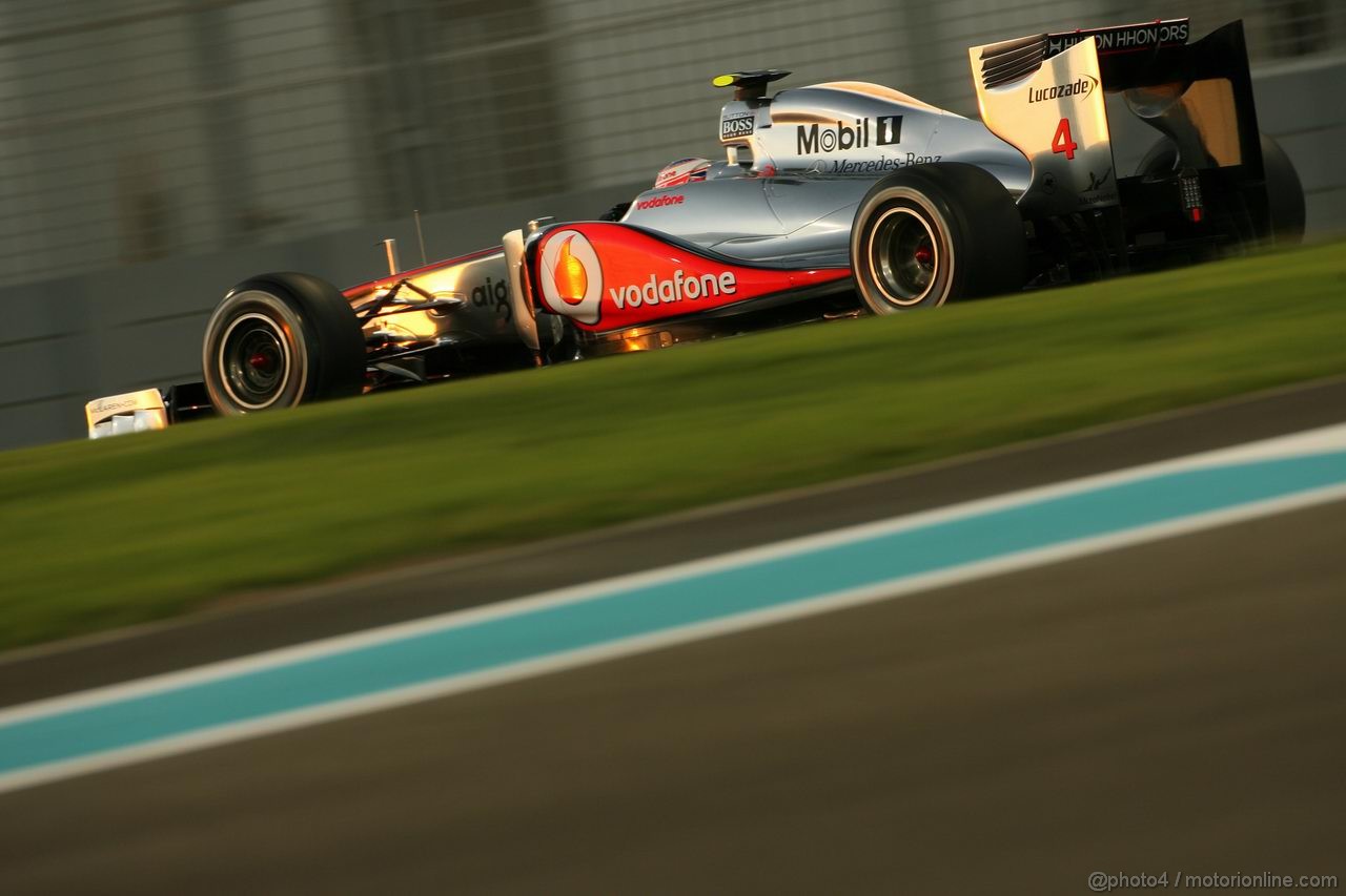 GP ABU DHABI, 11.11.2011- Prove Libere 2, Venerdi', Jenson Button (GBR), McLaren  Mercedes, MP4-26 