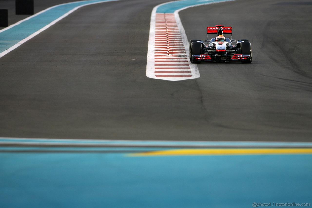 GP ABU DHABI, 11.11.2011- Prove Libere 2, Venerdi', Lewis Hamilton (GBR), McLaren  Mercedes, MP4-26 