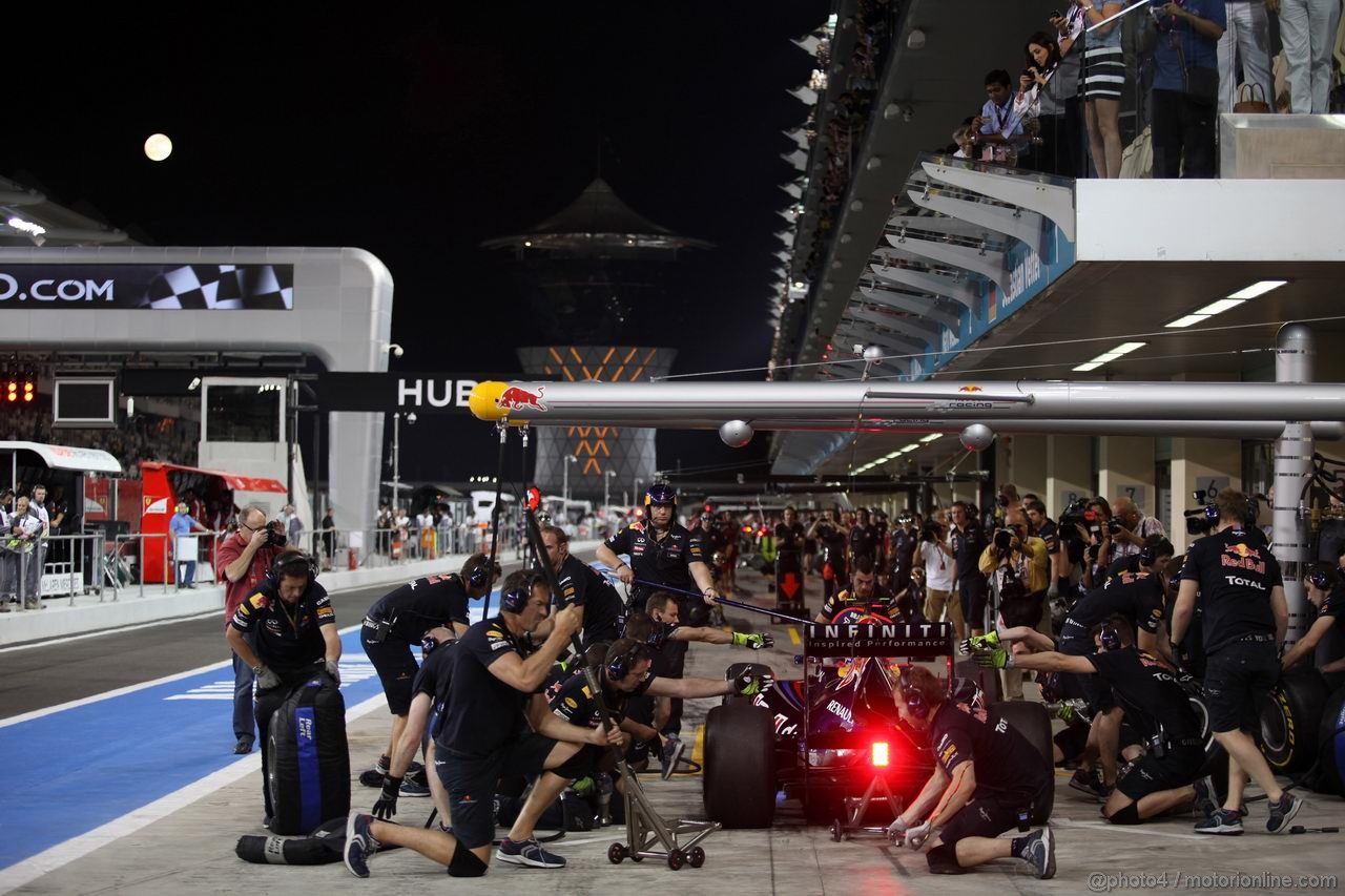 GP ABU DHABI, 11.11.2011- Prove Libere 2, Venerdi', Sebastian Vettel (GER), Red Bull Racing, RB7