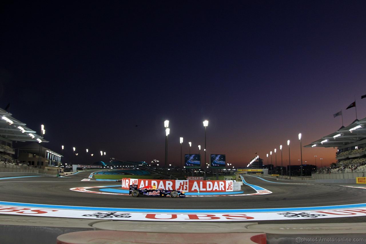 GP ABU DHABI, 11.11.2011- Prove Libere 2, Venerdi', Mark Webber (AUS), Red Bull Racing, RB7