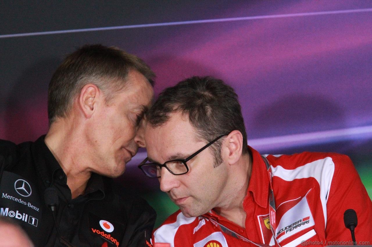 GP ABU DHABI, 11.11.2011- Conferenza Stampa, Martin Whitmarsh (GBR), Chief Executive Officer Mclaren e Stefano Domenicali (ITA), Team Principal 