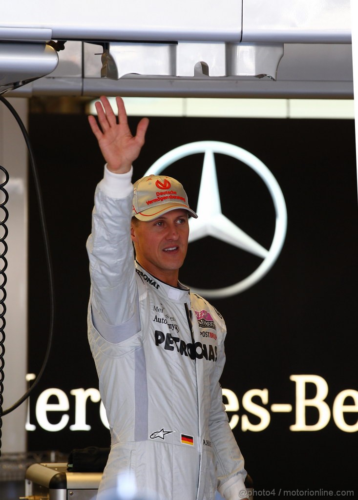 GP ABU DHABI, 11.11.2011- Prove Libere 1, Venerdi', Michael Schumacher (GER), Mercedes GP Petronas F1 Team, MGP W02 
