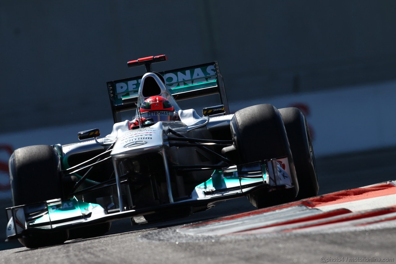 GP ABU DHABI, 11.11.2011- Prove Libere 1, Venerdi', Michael Schumacher (GER), Mercedes GP Petronas F1 Team, MGP W02 