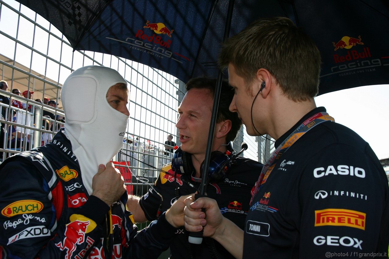 GP AUSTRALIA, 27.03.2011- Gara, Sebastian Vettel (GER), Red Bull Racing, RB7 e Christian Horner (GBR), Red Bull Racing, Sporting Director 