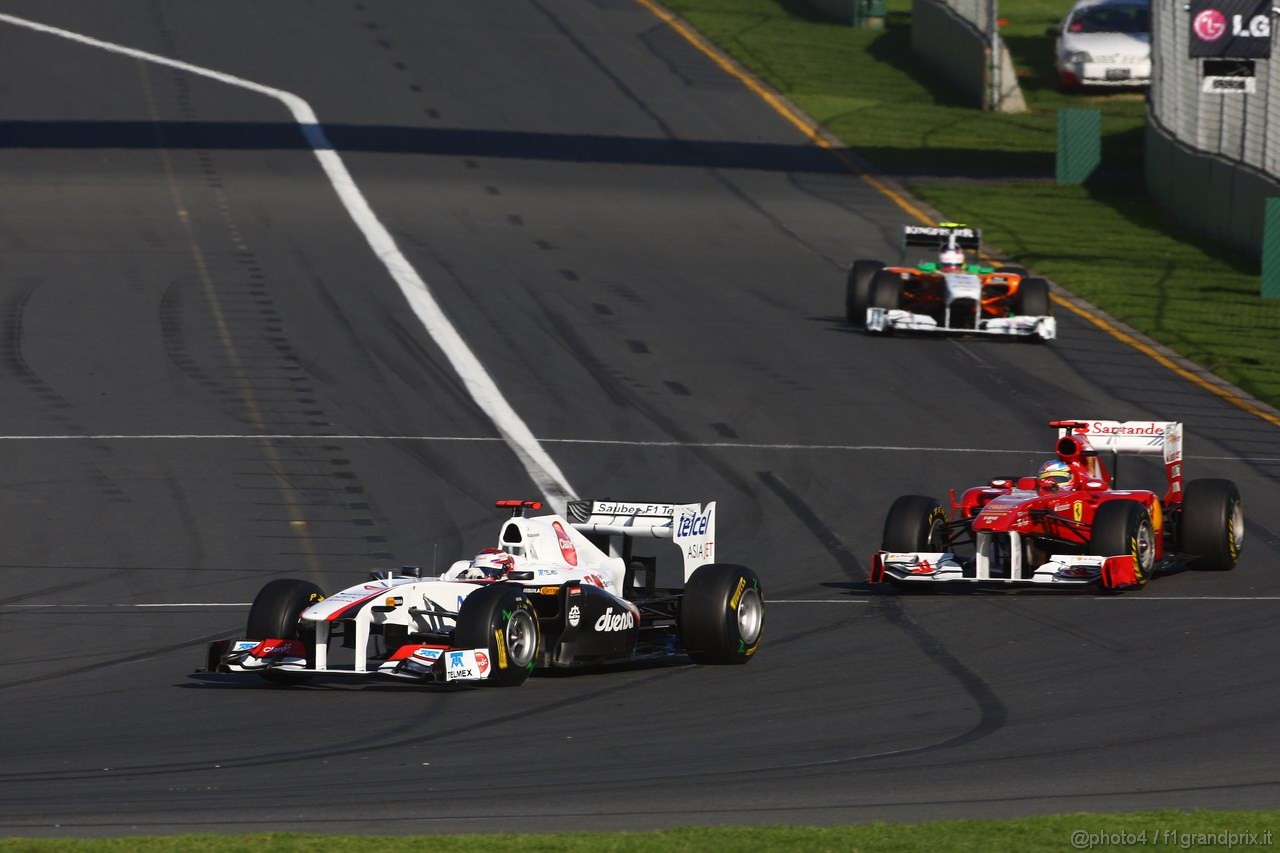 GP AUSTRALIA, 27.03.2011- Gara, Kamui Kobayashi (JAP), Sauber F1 Team C30 e Fernando Alonso (ESP), Ferrari, F-150 Italia 