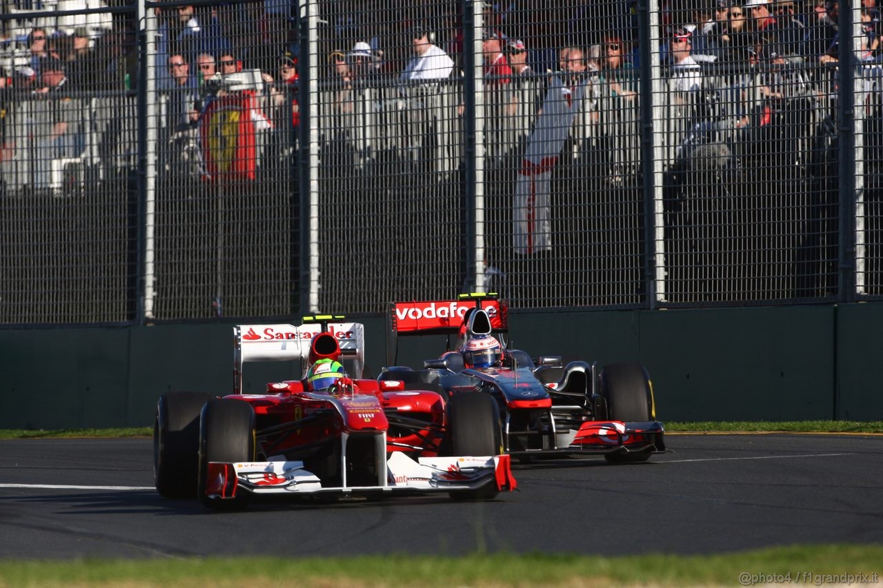 GP AUSTRALIA, 27.03.2011- Gara, Felipe Massa (BRA), Ferrari, F-150 Italia e Jenson Button (GBR), McLaren  Mercedes, MP4-26 