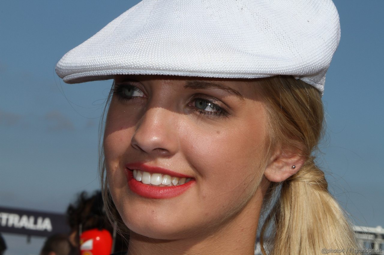 GP AUSTRALIA, 27.03.2011- Gara, griglia girls 