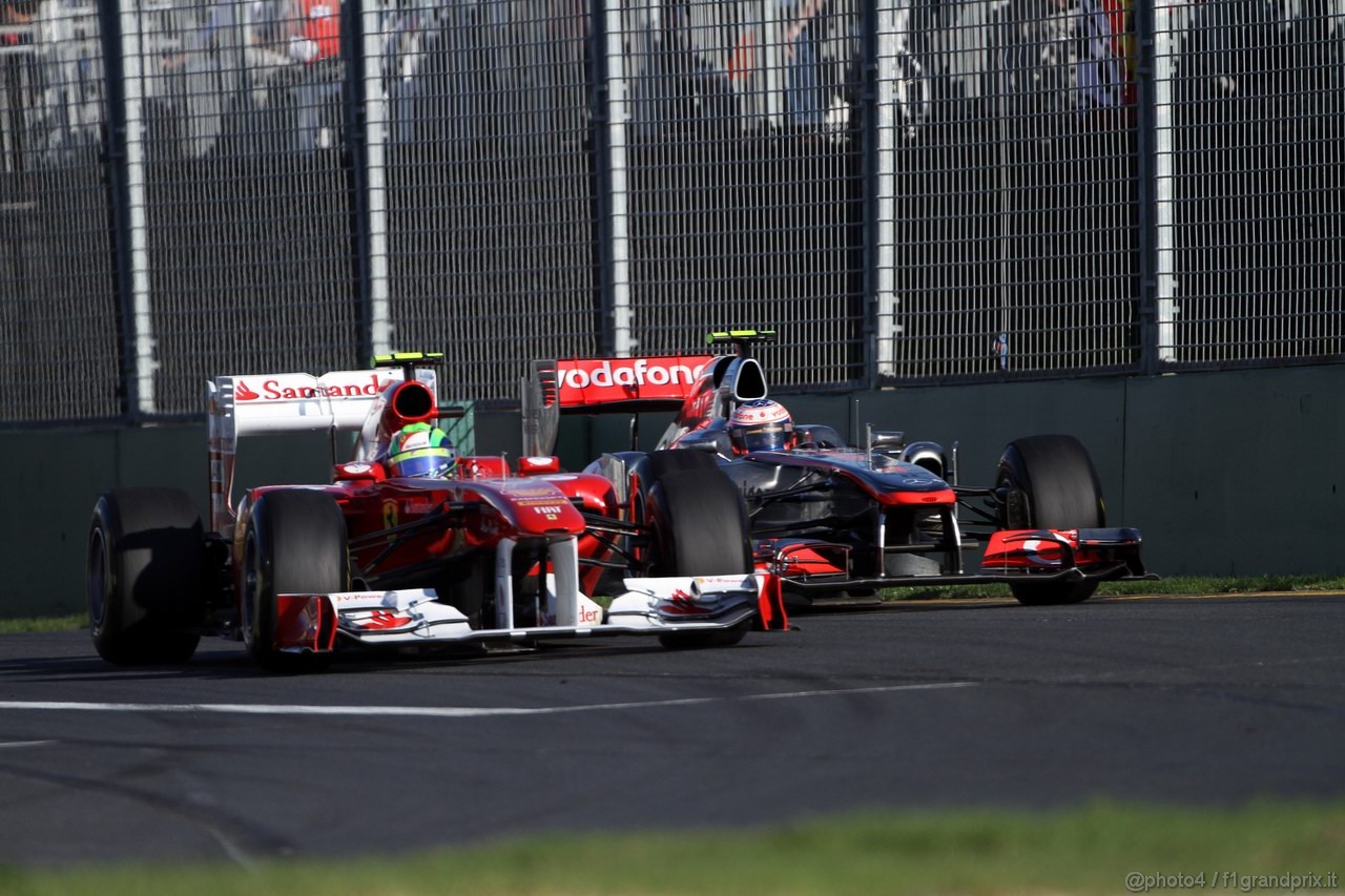GP AUSTRALIA, 27.03.2011- Gara, Felipe Massa (BRA), Ferrari, F-150 Italia e Jenson Button (GBR), McLaren  Mercedes, MP4-26 