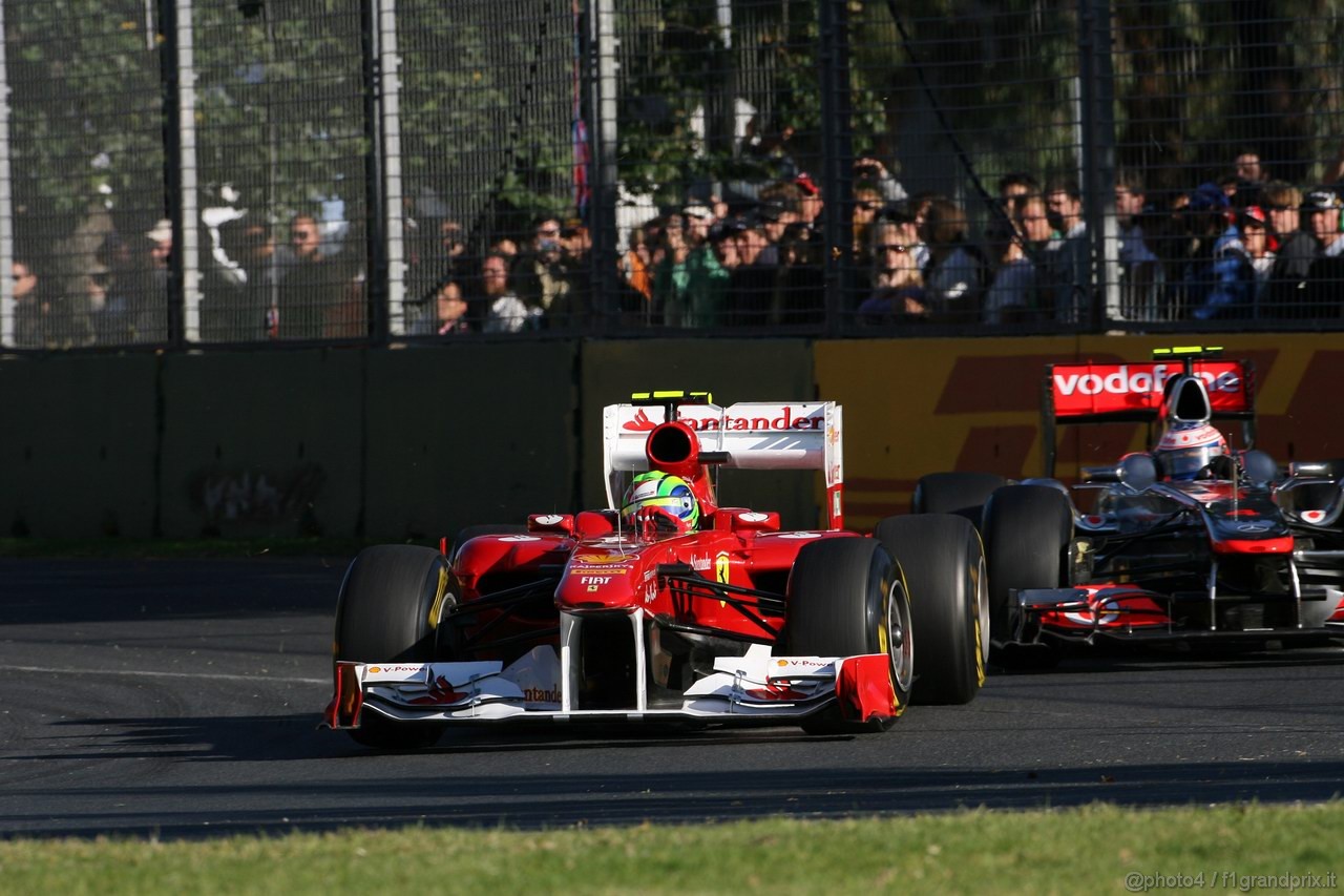 GP AUSTRALIA, 27.03.2011- Gara, Felipe Massa (BRA), Ferrari, F-150 Italia e Jenson Button (GBR), McLaren  Mercedes, MP4-26 