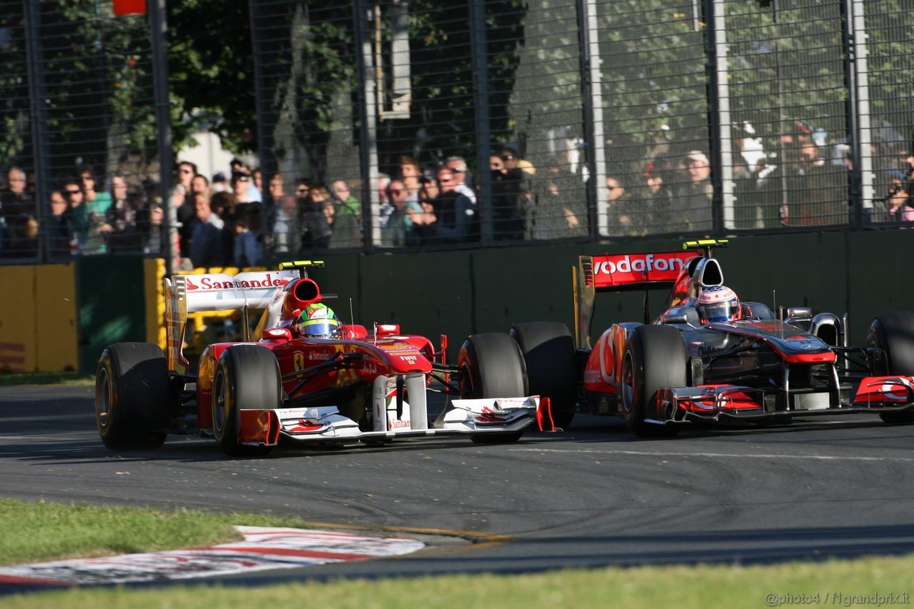 GP AUSTRALIA, 27.03.2011- Gara, Felipe Massa (BRA), Ferrari, F-150 Italia e Jenson Button (GBR), McLaren  Mercedes, MP4-26 