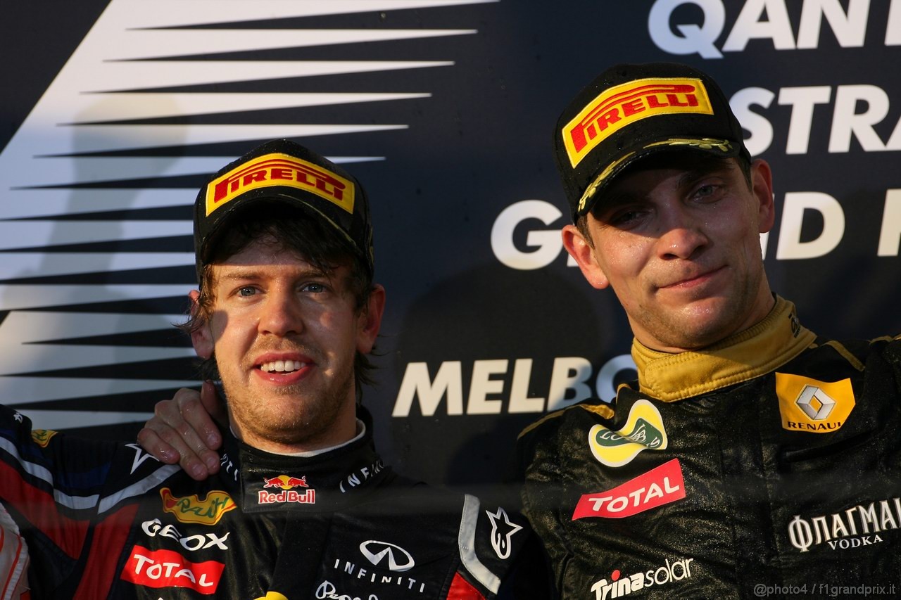 GP AUSTRALIA, 27.03.2011- Gara, Sebastian Vettel (GER), Red Bull Racing, RB7 vincitore e Vitaly Petrov (RUS), Lotus Renault GP, R31 terzo 