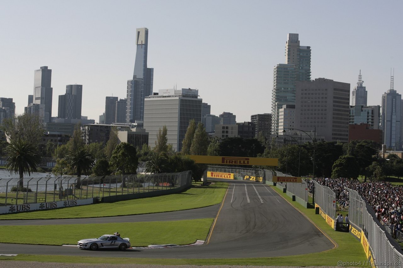 GP AUSTRALIA, 27.03.2011- Gara, Safety car 