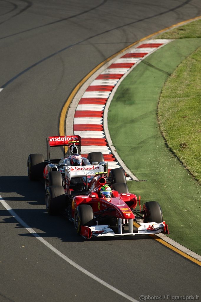 GP AUSTRALIA, 27.03.2011- Gara, Felipe Massa (BRA), Ferrari, F-150 Italia e Jenson Button (GBR), McLaren  Mercedes, MP4-26 