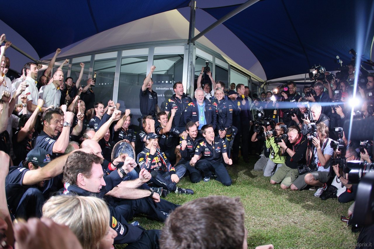 GP AUSTRALIA, 27.03.2011- Gara, Festeggiamenti, Sebastian Vettel (GER), Red Bull Racing, RB7 vincitore 