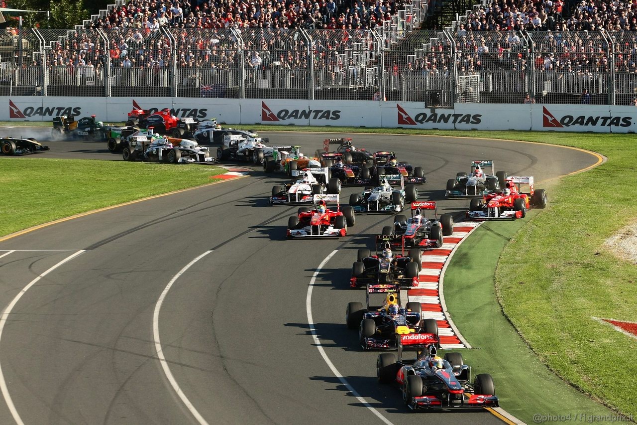 GP AUSTRALIA, 27.03.2011- Gara, Start, Lewis Hamilton (GBR), McLaren  Mercedes, MP4-26 