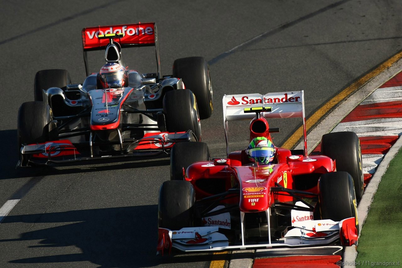 GP AUSTRALIA, 27.03.2011- Gara, Jenson Button (GBR), McLaren  Mercedes, MP4-26 e Felipe Massa (BRA), Ferrari, F-150 Italia 