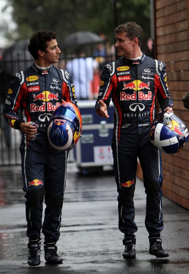 GP AUSTRALIA, 24.03.2011- Daniel Ricciardo (AUS), Test Driver Scuderia Toro Rosso, STR6 e David Coulthard (GBR) 