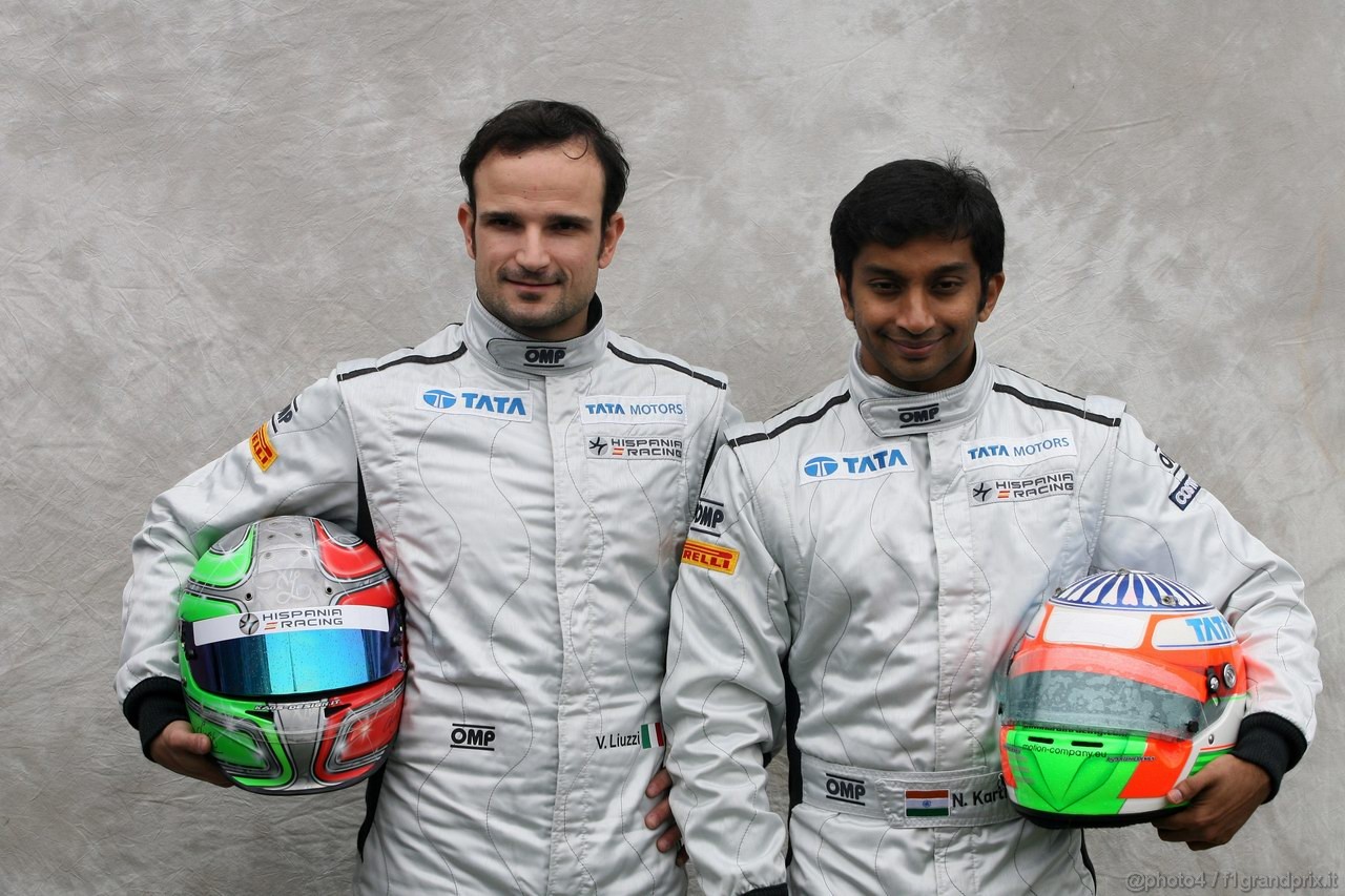 GP AUSTRALIA, 24.03.2011- Vitantonio Liuzzi (ITA), Hispania Racing F1 Team, HRT  e Narain Karthikeyan (IND), Hispania Racing F1 Team, HRT 