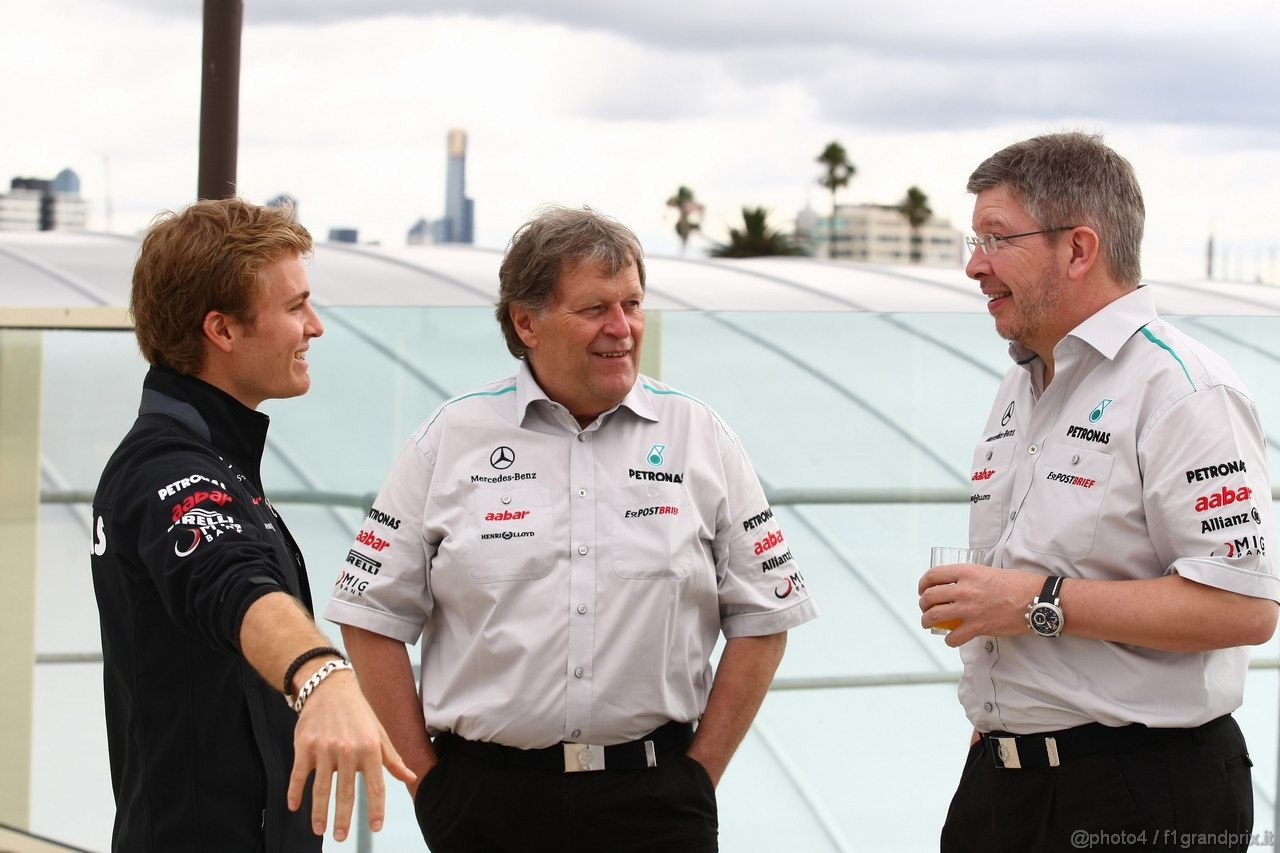 GP AUSTRALIA, 24.03.2011- Nico Rosberg (GER), Mercedes GP Petronas F1 Team, MGP W02 with Norbert Haug (GER), Motorsport chief  e Ross Brawn (GBR), Team Principal, Mercedes GP 