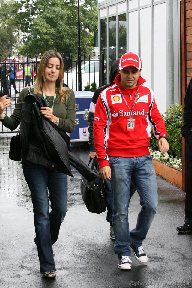 GP AUSTRALIA, 24.03.2011- Felipe Massa (BRA), Ferrari, F-150 Italia e sua moglie Raffaela Bassi (BRA)