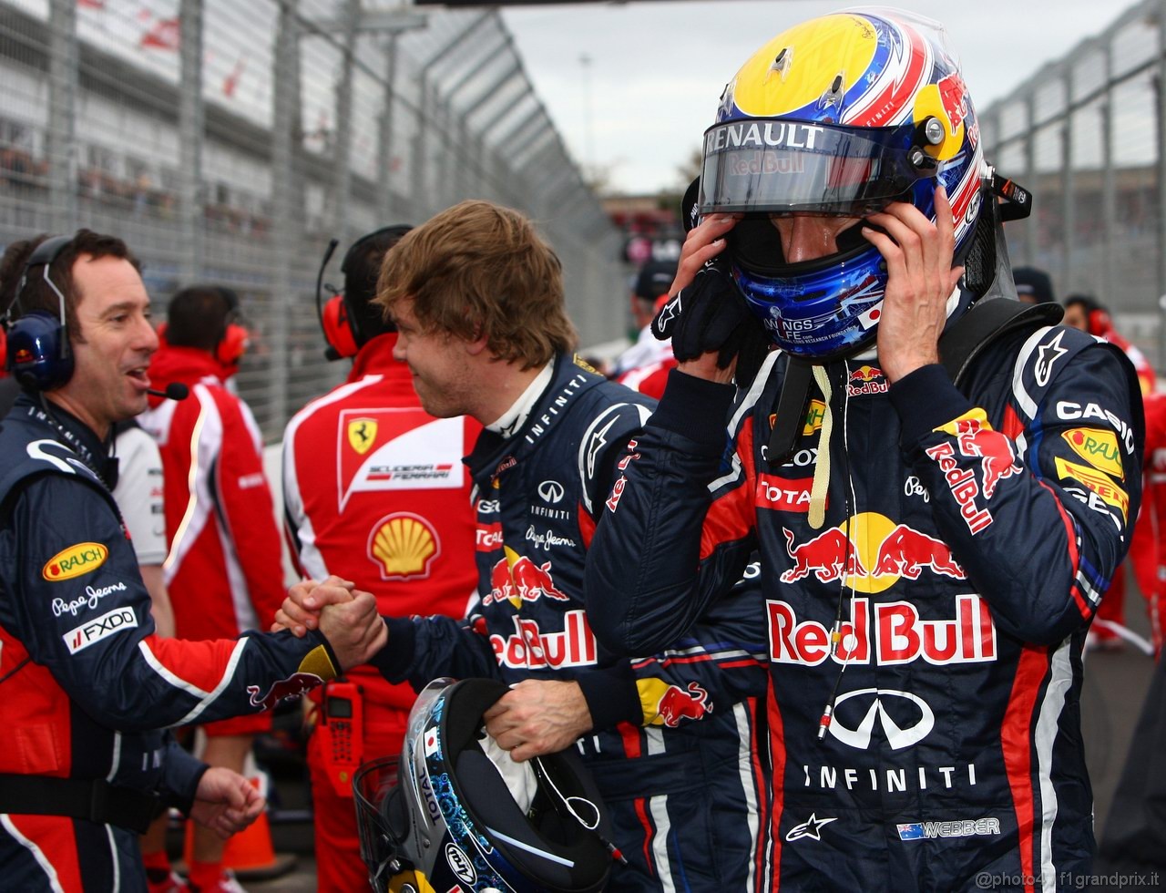 GP AUSTRALIA, 26.03.2011- Qualifiche, Sebastian Vettel (GER), Red Bull Racing, RB7 pole position e Mark Webber (AUS), Red Bull Racing, RB7 terzo 
