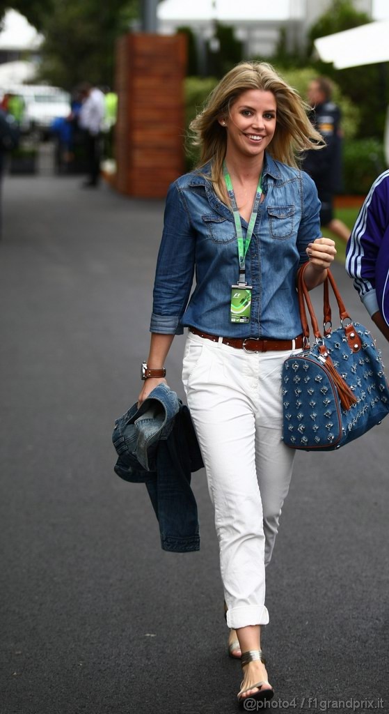 GP AUSTRALIA, 25.03.2011- Ragazza in the paddock 