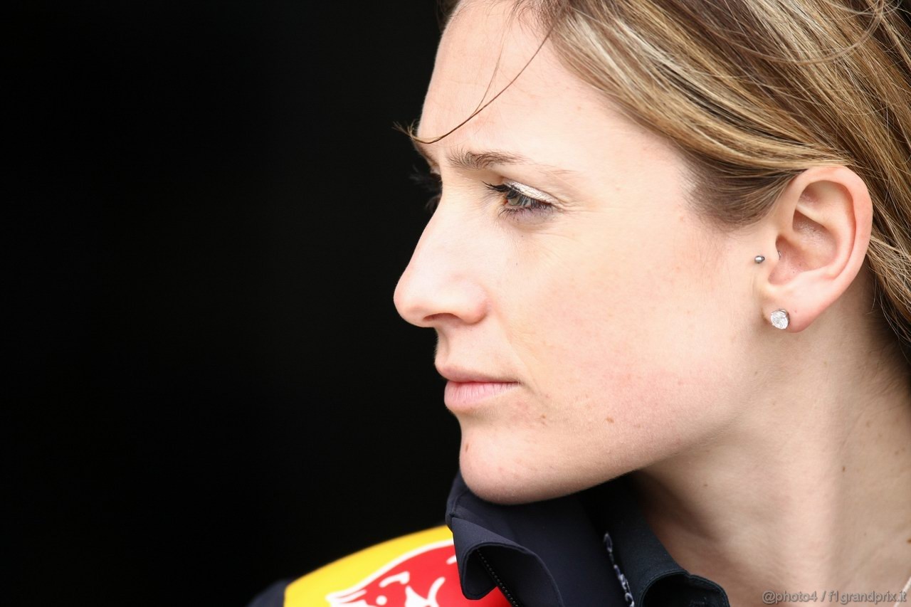GP AUSTRALIA, 25.03.2011- Prove Libere 1, Venerdi', Ragazza in the paddock 
