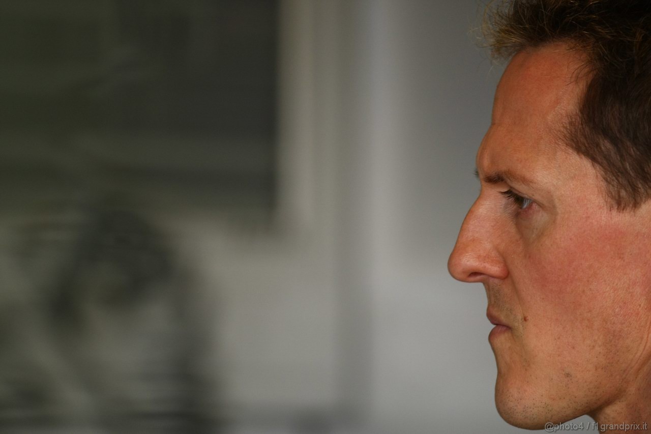 GP AUSTRALIA, 25.03.2011- Prove Libere 1, Venerdi', Michael Schumacher (GER), Mercedes GP Petronas F1 Team, MGP W02 