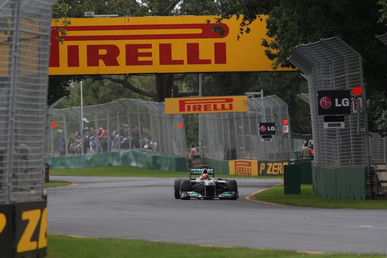 GP AUSTRALIA, 25.03.2011- Prove Libere 2, Venerdi', Michael Schumacher (GER), Mercedes GP Petronas F1 Team, MGP W02 