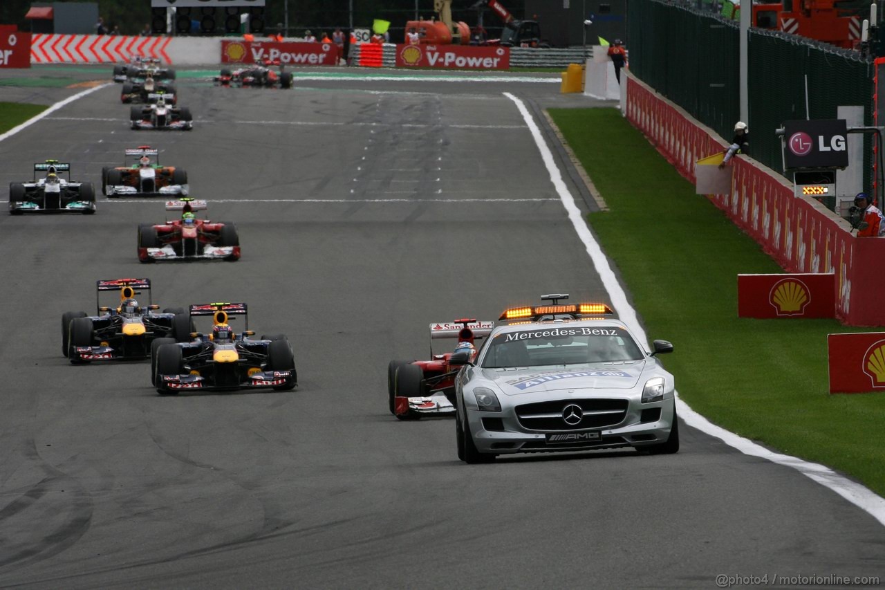 GP BELGIO, 28.08.2011- Gara, The Safety car davanti a Fernando Alonso (ESP), Ferrari, F-150 Italia 