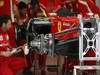 GP BELGIO, 25.08.2011- Mechanics Ferrari work on the car