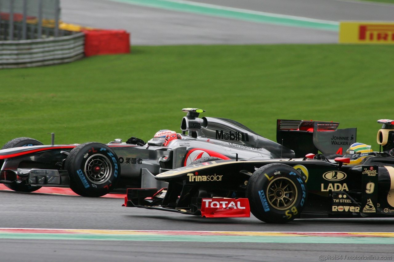 GP BELGIO, 27.08.2011- Qualifiche, Jenson Button (GBR), McLaren  Mercedes, MP4-26 e Bruno Senna (BRA), Lotus Renault GP R31 