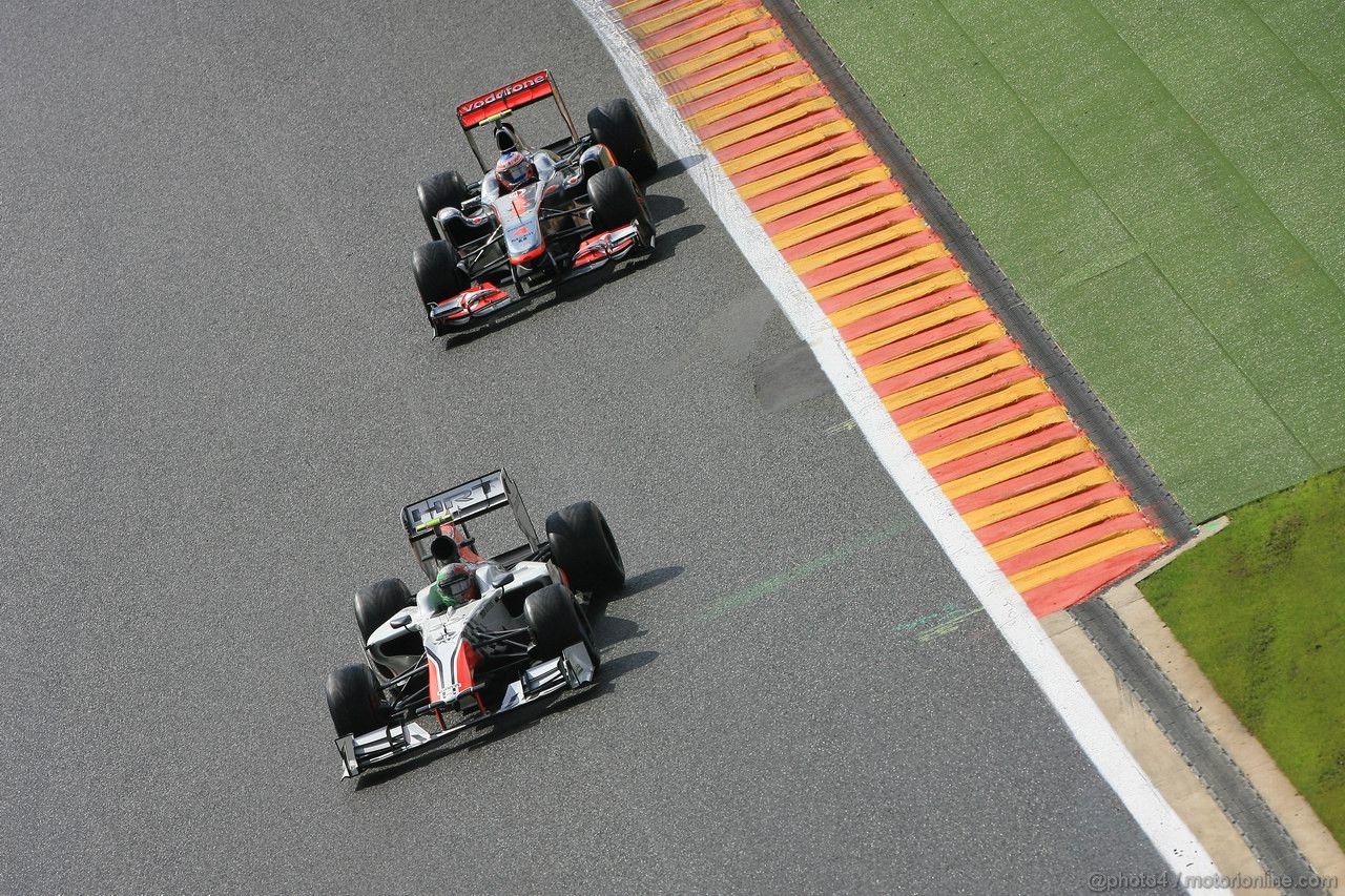 GP BELGIO, 27.08.2011- Qualifiche, Vitantonio Liuzzi (ITA), HRT Formula One Team e Jenson Button (GBR), McLaren  Mercedes, MP4-26 