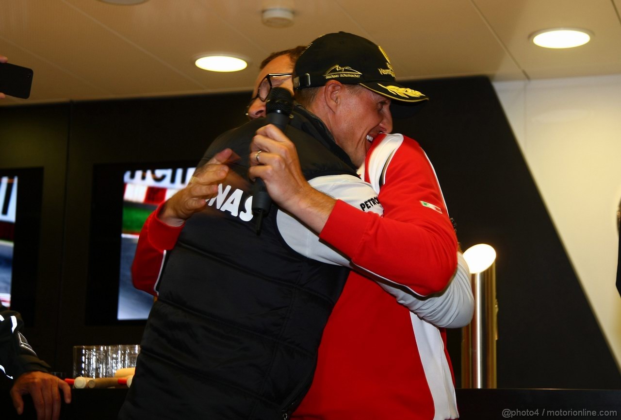 GP BELGIO, 27.08.2011- Michael Schumacher (GER), Mercedes GP Petronas F1 Team celebrates his first F1 drive at Spa 20 years ago with Stefano Domenicali (ITA), Team Principal 