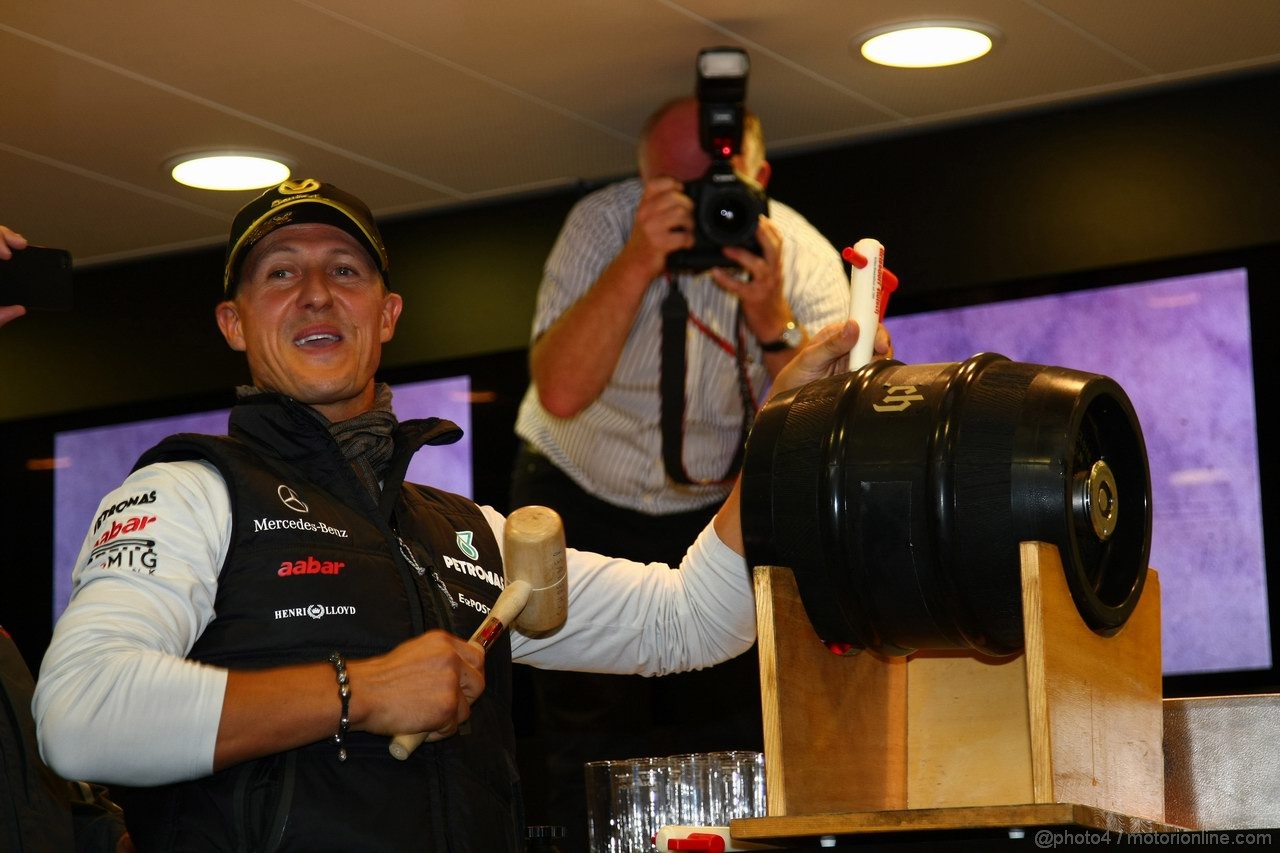 GP BELGIO, 27.08.2011- Michael Schumacher (GER), Mercedes GP Petronas F1 Team celebrates his first F1 drive at Spa 20 years ago