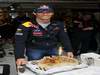 GP BELGIO, 27.08.2011- Mark Webber (AUS), Red Bull Racing with a Birthday cake to celebrate his birthday