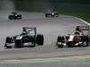 GP BELGIO, 27.08.2011- Qualifiche, Rubens Barrichello (BRA), Williams FW33 e Vitantonio Liuzzi (ITA), HRT Formula One Team 