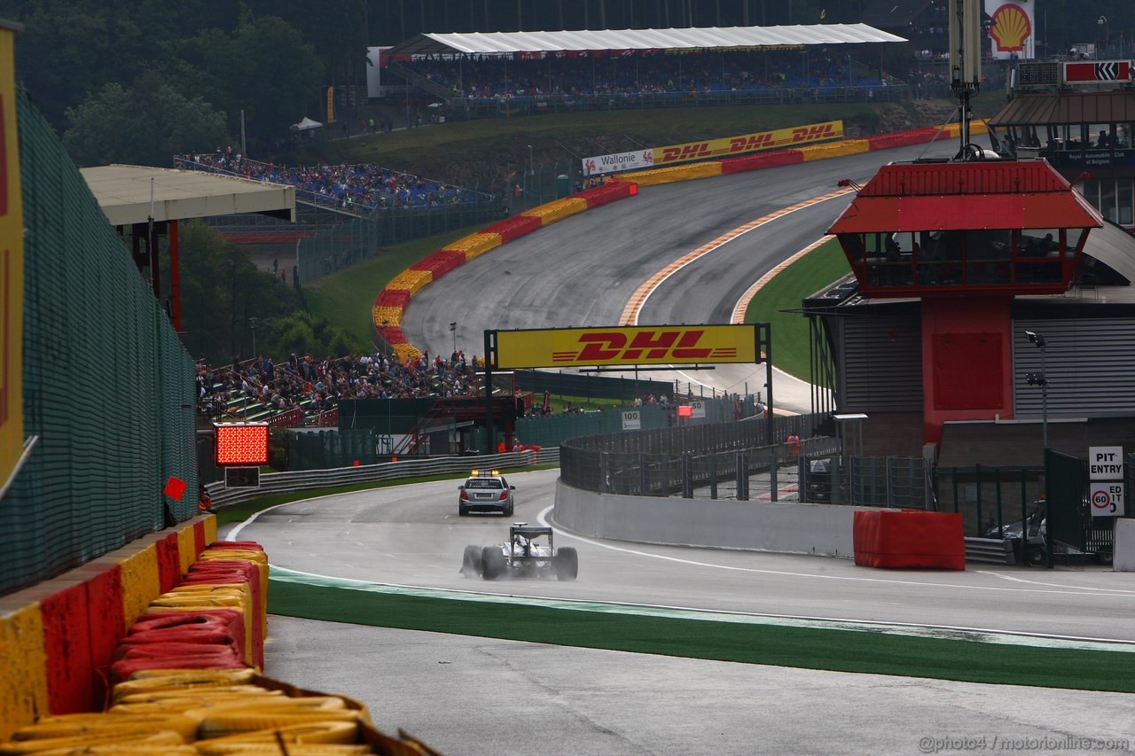 GP BELGIO, 26.08.2011- Prove Libere 1, Venerdi', Red flag on the track