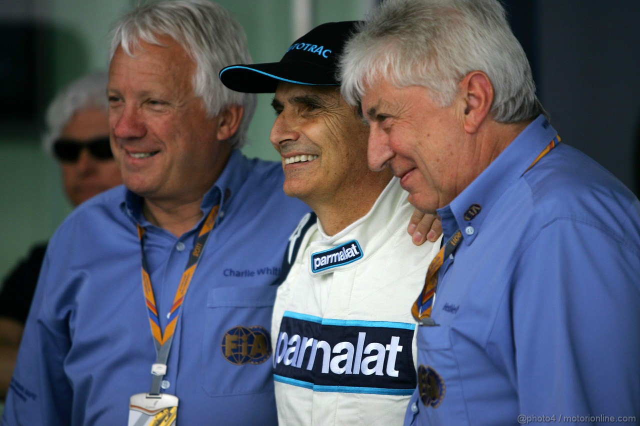 GP BRASILE, 27.11.2011- Nelson Piquet (BRA) with Charlie Whiting (GBR), Gara director e safety delegate  
