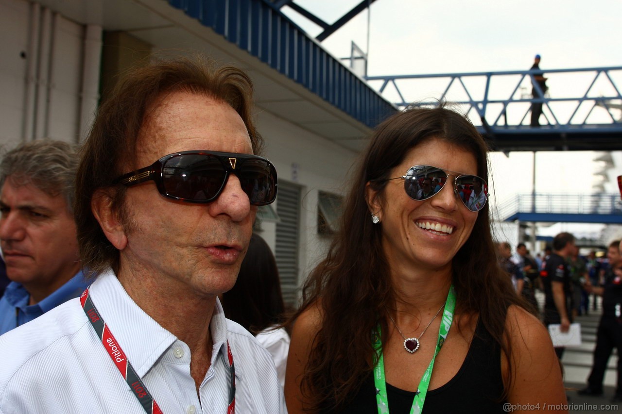 GP BRASILE, 27.11.2011- Emerson Fittipaldi (BRA), Ex F1 Champion e sua moglie